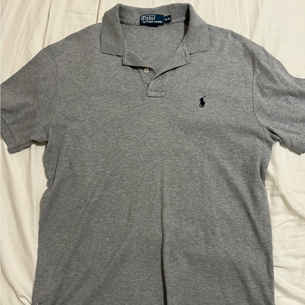 Men’s light grey polo